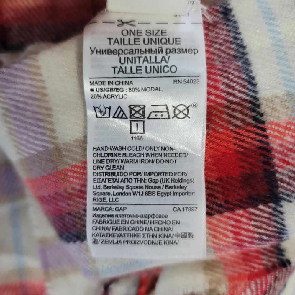 GAP Plaid Cozy Scarf Modal 76×25